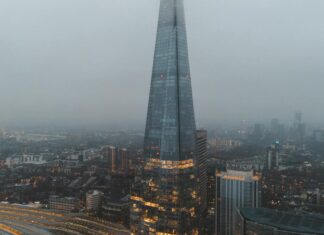 Surto financeiro nos EUA e problemas do Brexit