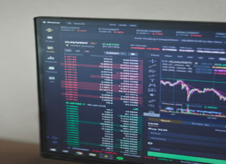Decline in US tech stocks drags S&P down