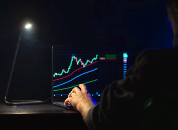 Learn momentum trading strategies to profit from trends using proven indicators, risk control, and timing techniques.