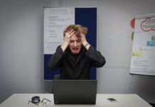 The Silent Account Killer: How to Overcome Trading Burnout in a 24/5 Market Is trading fatigue destroying your edge? Discover how to identify trading burnout, why "less is more" in the 24/5 market, and practical strategies to protect your mental capital.